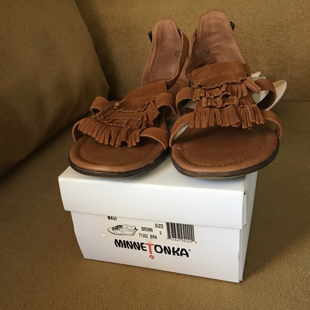 Minnetonka Maui Sandals - Picture 2 of 6